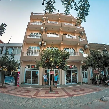 尼西亚酒店 酒店